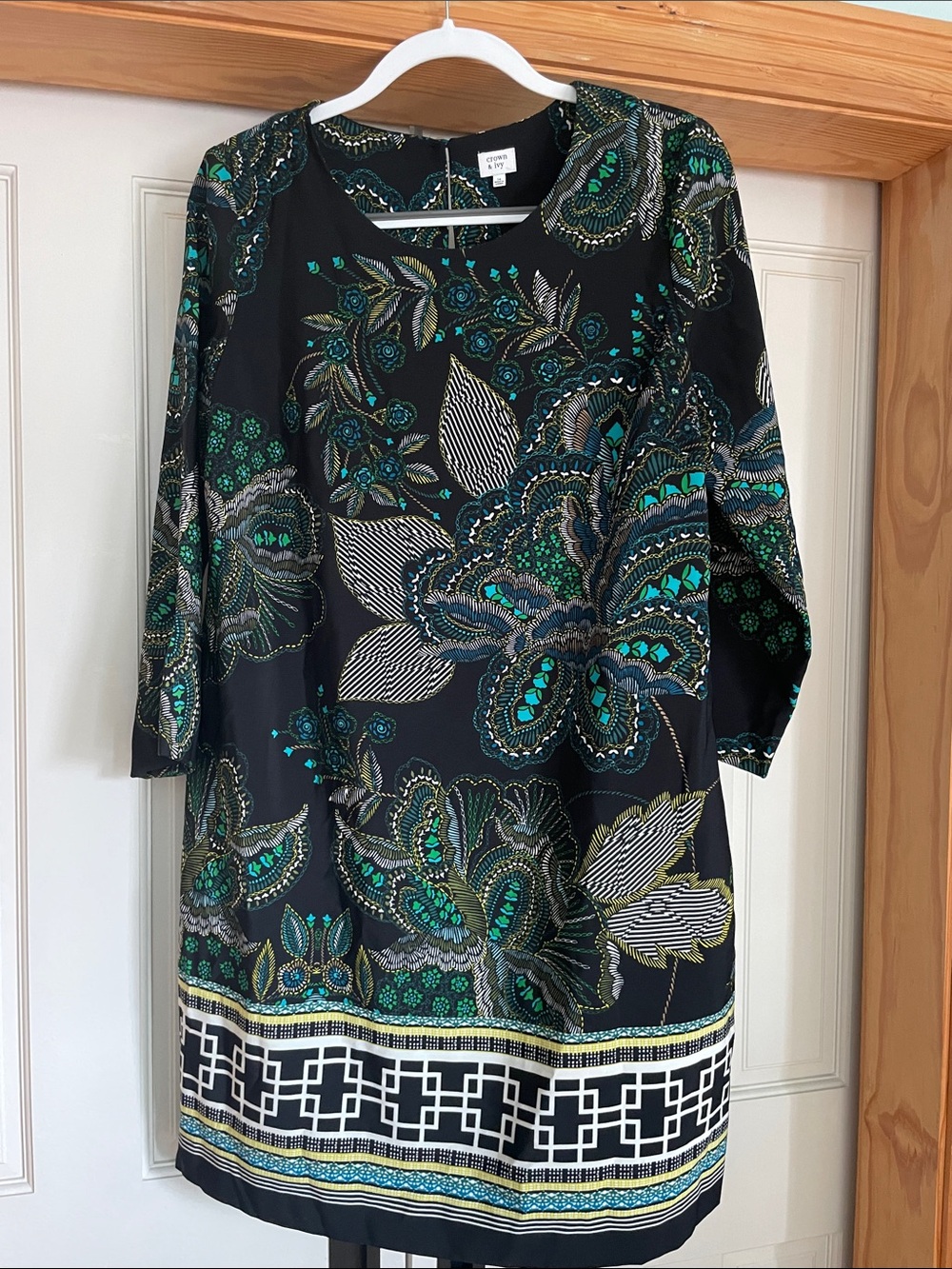 Crown & Ivy Chic Black & Teal Floral Shift Dress Size 14